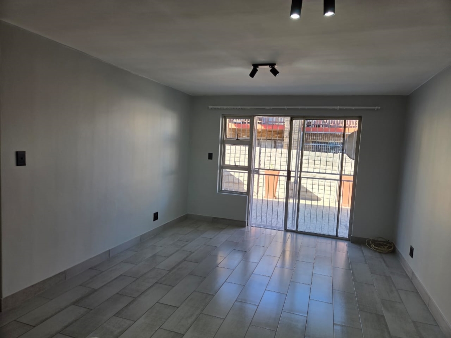 To Let 2 Bedroom Property for Rent in Oakglen Western Cape
